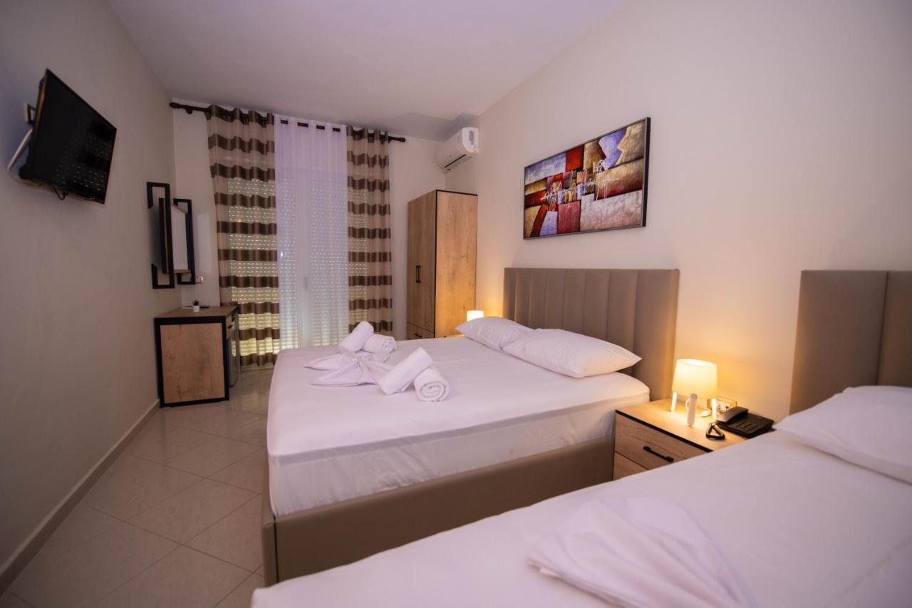 Hotel Zanzi Durrës Exteriör bild