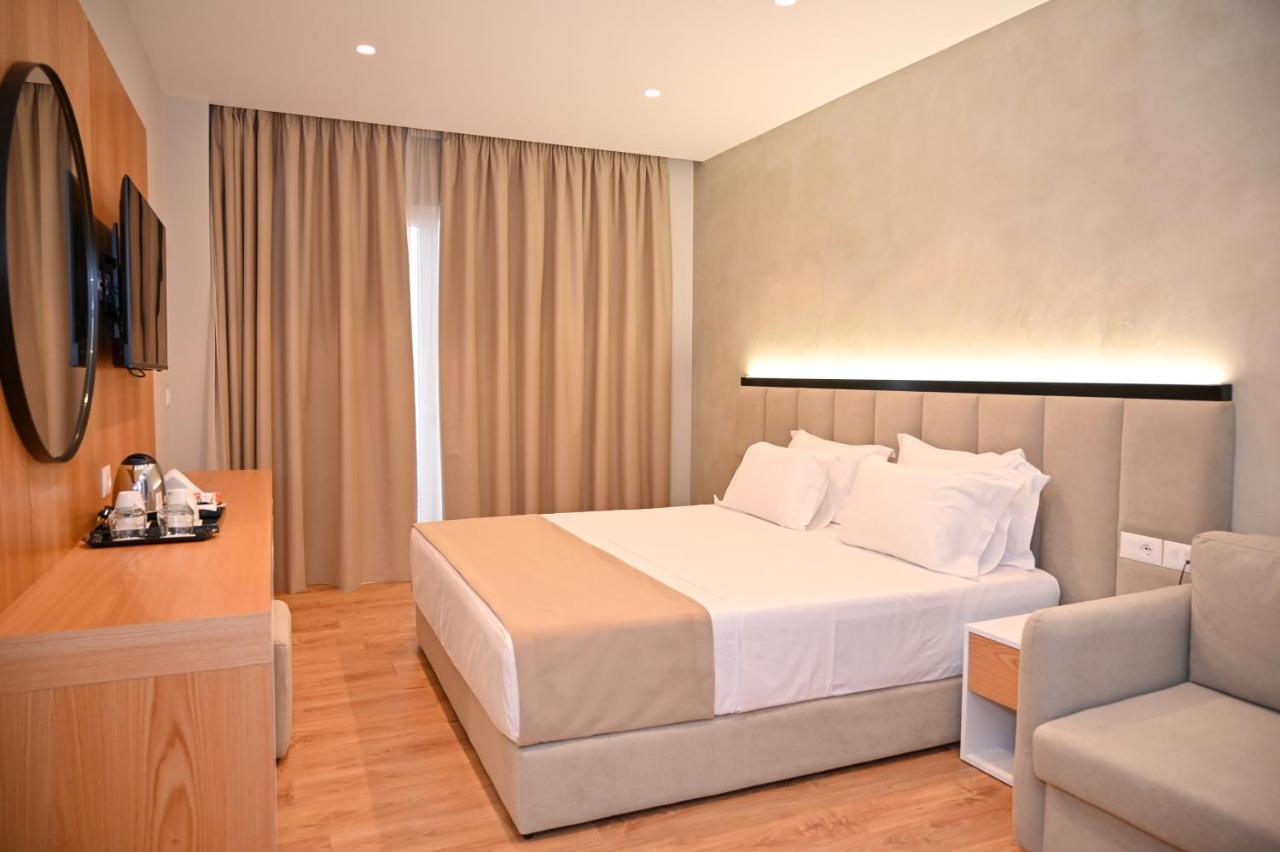 Hotel Zanzi Durrës Exteriör bild