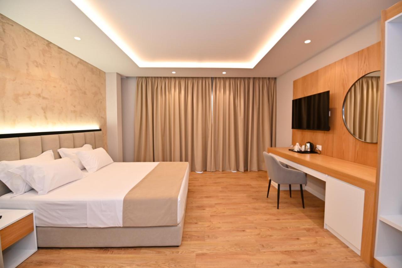Hotel Zanzi Durrës Exteriör bild