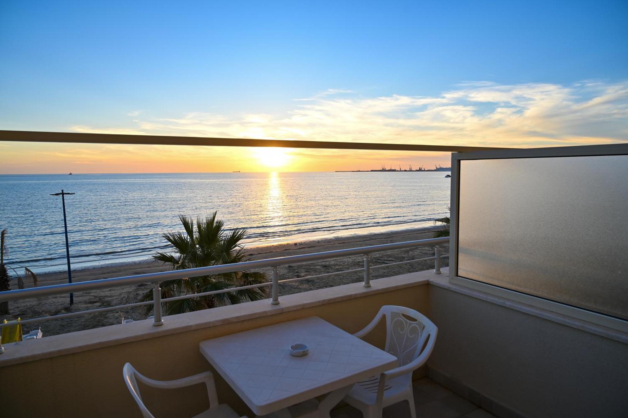 Hotel Zanzi Durrës Exteriör bild